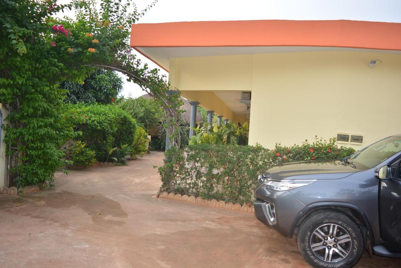 Chez Sabine Bed and Breakfast Abomey Esterno foto