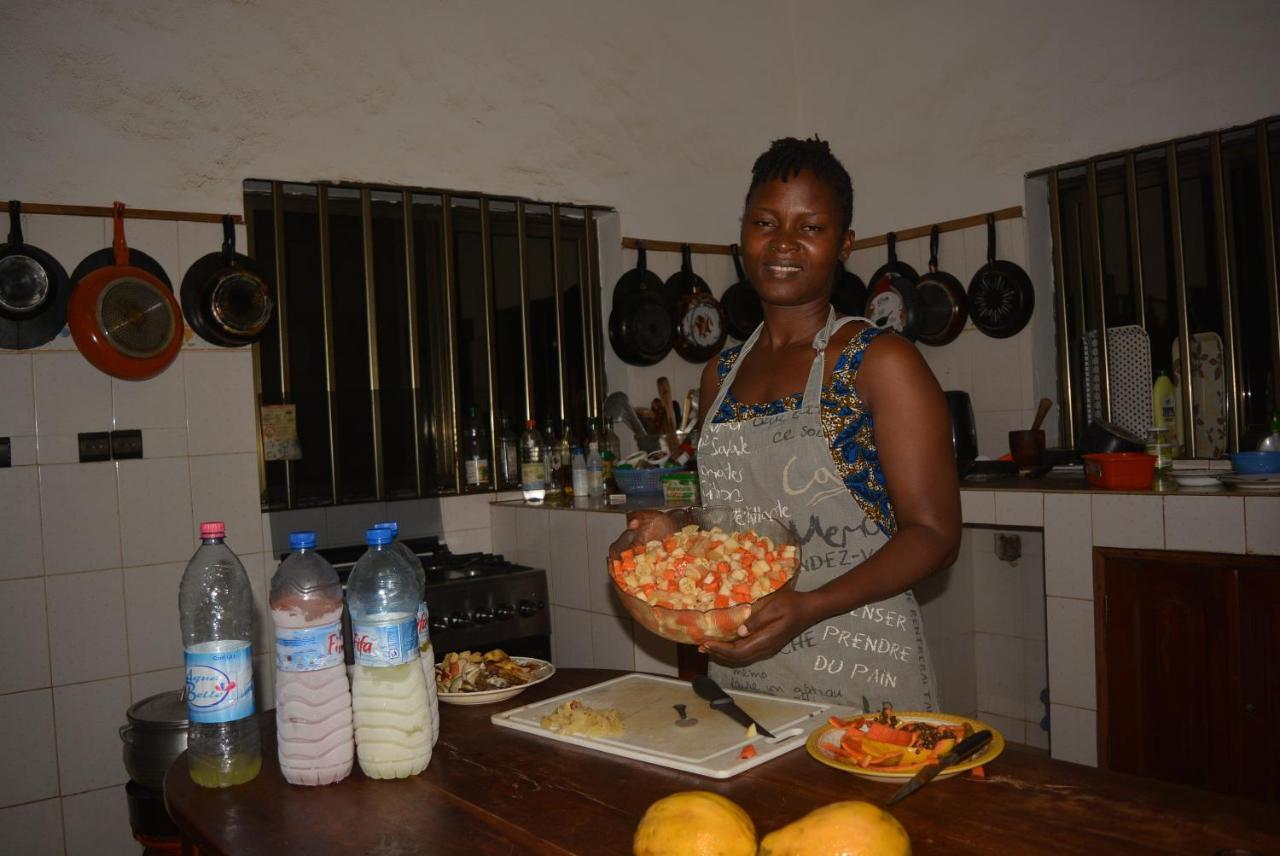 Chez Sabine Bed and Breakfast Abomey Esterno foto