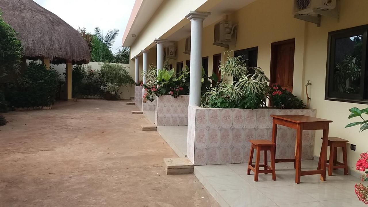 Chez Sabine Bed and Breakfast Abomey Esterno foto